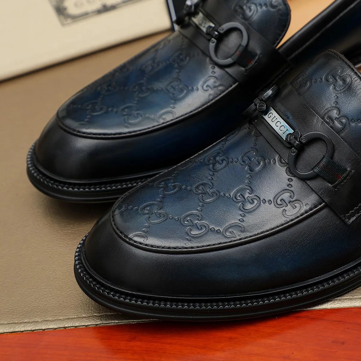 Men's shoes 💰460 💰💰Gucci official website men's business formal leather shoes update💥Hong Kong counters synchronize new styles💥completely one to one replica shipment👍zero difference in counter quality 0⃣️all made of imported first-layer cowhide on the outside with original hardware buckles➕water-dyed🐂leather lining production, color, code matching 39-44 (customized at 38.45.46)……